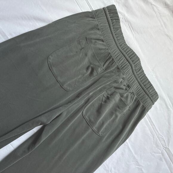 Lou & Grey Luvstretch women's sz Medium wide leg pants pull on sage green casual - Picture 6 of 6